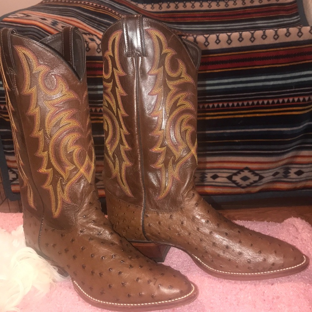 Justin boot brown full quill ostrich 9 1/2 D.